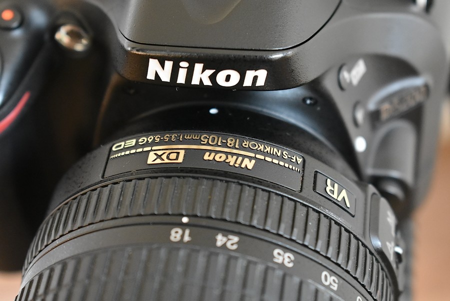 Nikon D5200 s VR objektivom 18 - 105 AF-S - 11 tisic zaberov - 5