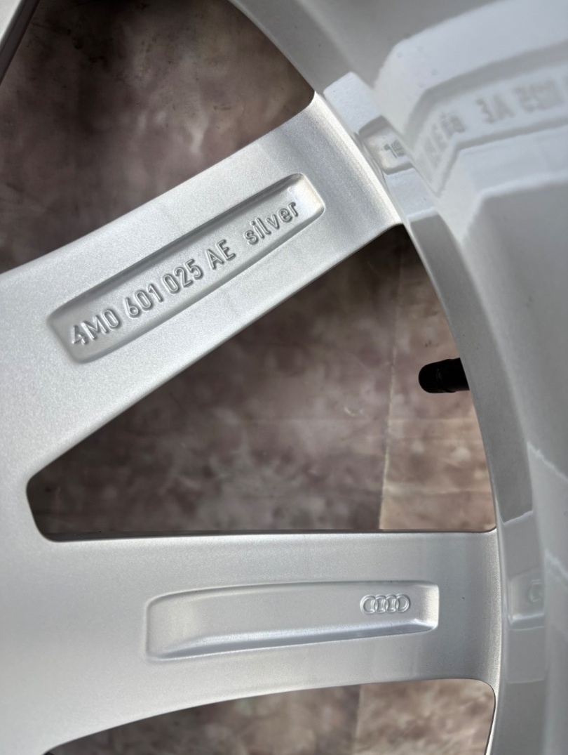 Zimní top sada Audi Q7 285/45R20 112V - 5