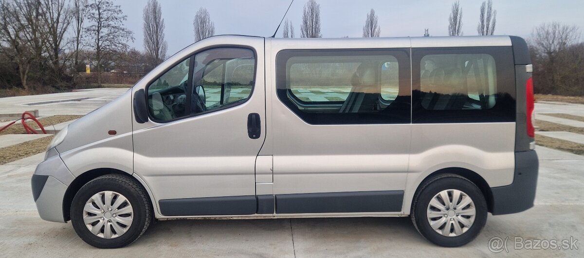 Opel Vivaro 2.5 CDTi 9 miest - 5