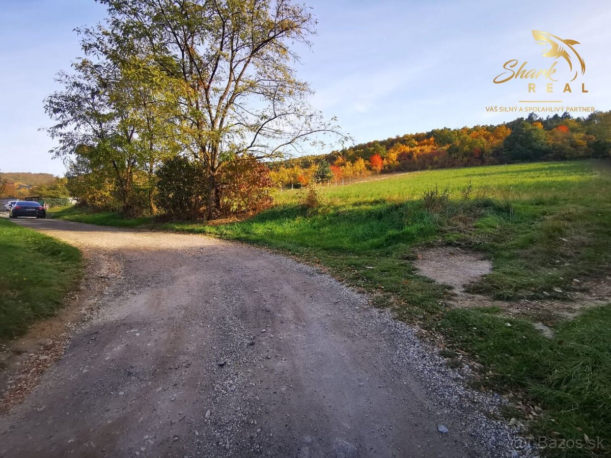 Na predaj slnečný stavebný pozemok v Sokolovciach - 5