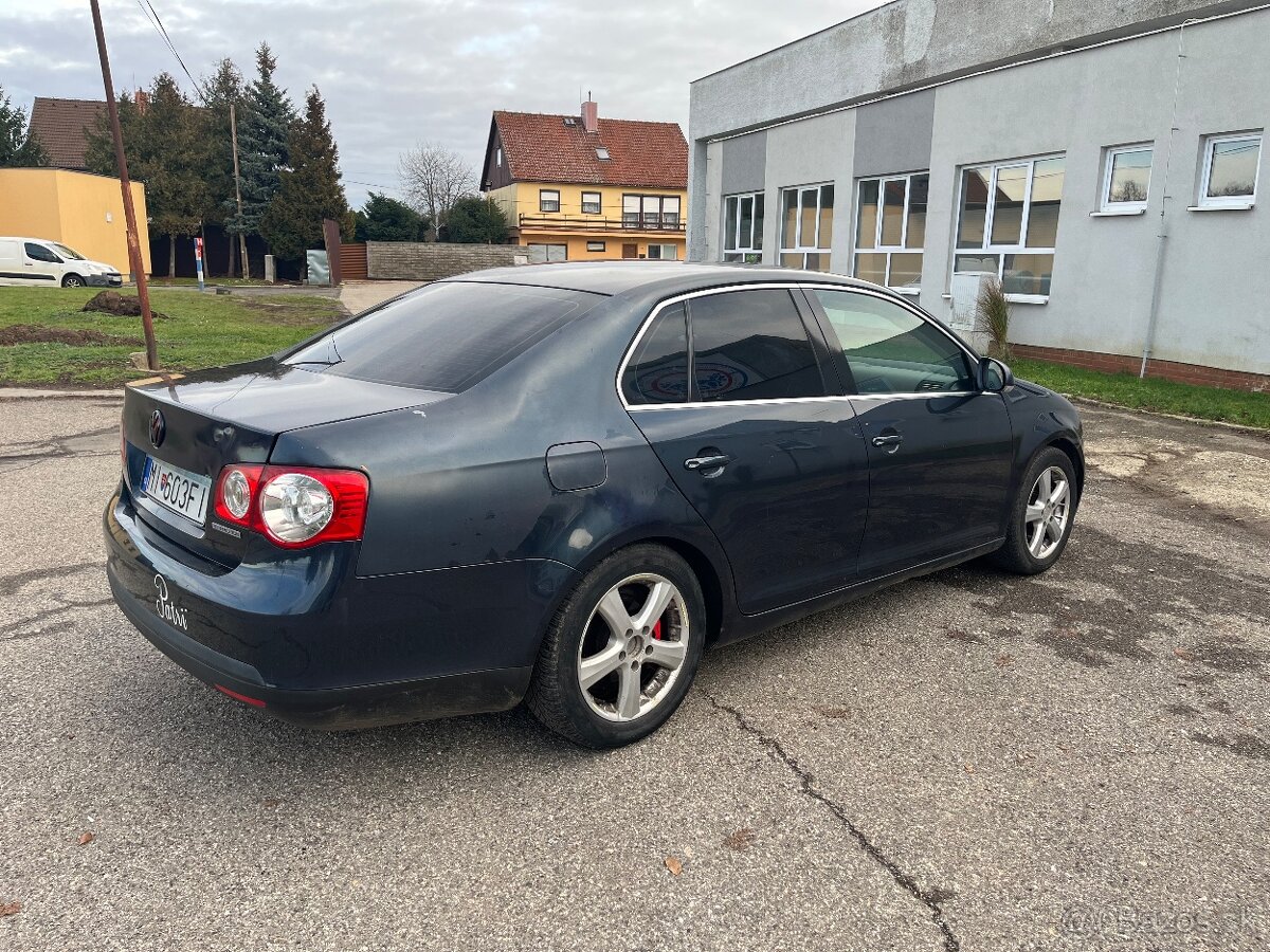 Volkswagen Jetta - 5