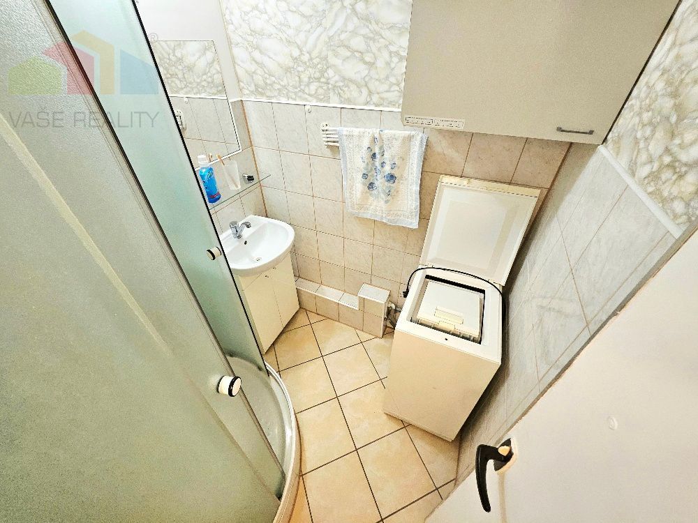 1 IZBOVÝ BYT BÁNOVCE NAD BEBRAVOU/ VEĹKOMETRÁŽNY / 42 m2/ BA - 5