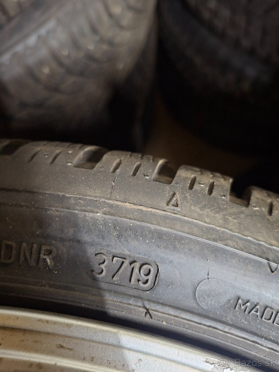 225/40R18 Dunlop 8mm zimné - 5