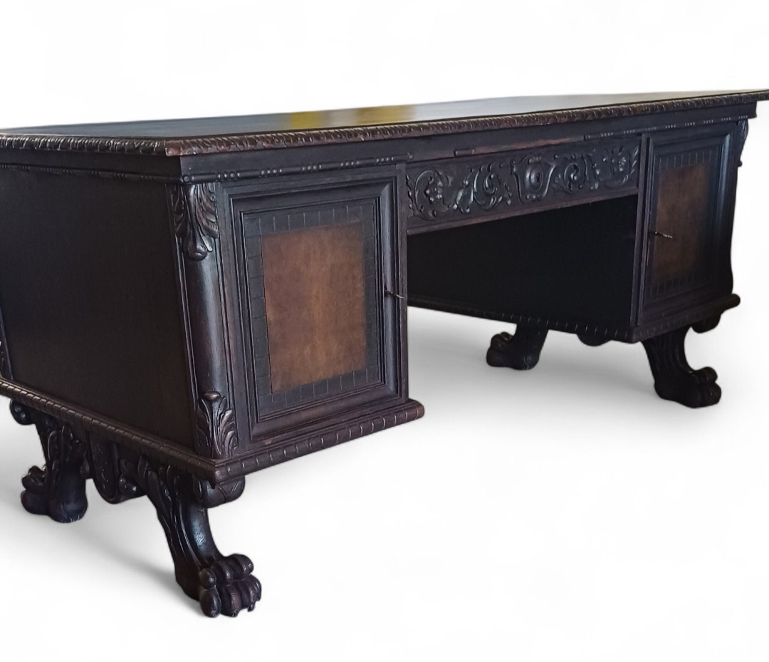 Staroẓ̌itný pisací stôl - 5