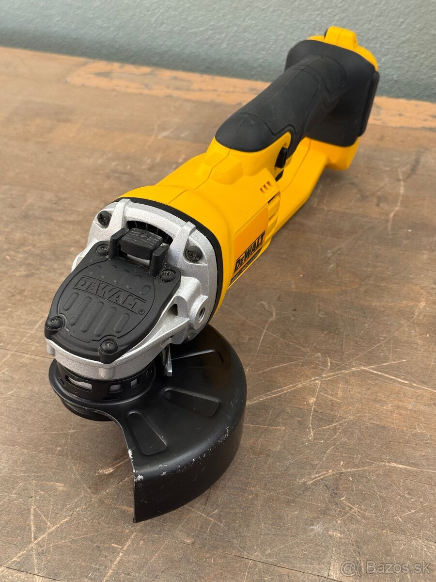 AKU uhlová brúska Dewalt - 5