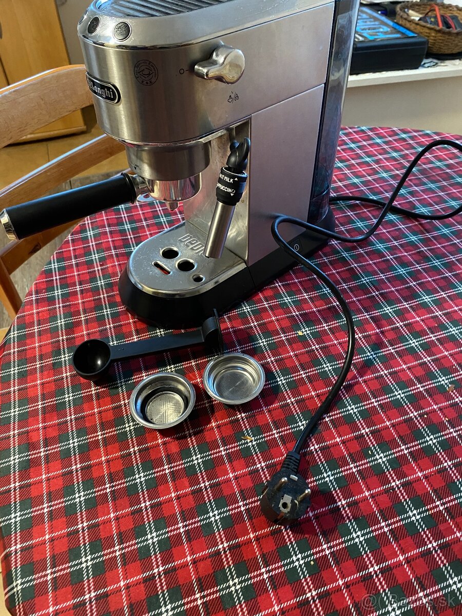 Pákový kávovar De'Longhi DEDICA - 5