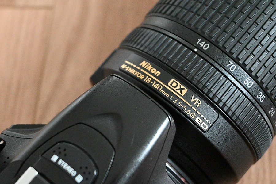 Nikon D5600 wifi + BT- otocny dotyk.disp. + 18-140 VR AF.s - 5