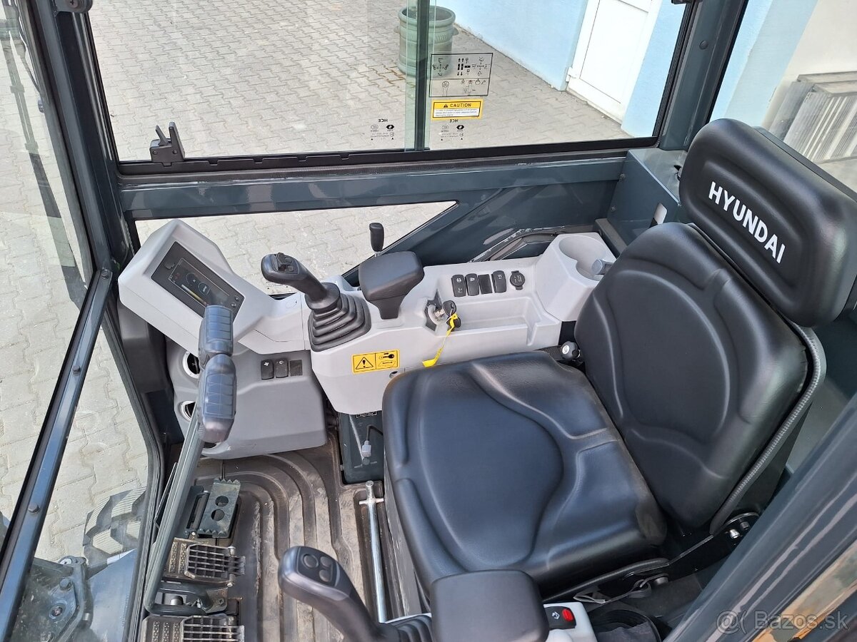 Predvádzacie 2 tonové rýpadlo Hyundai HX19A - 5