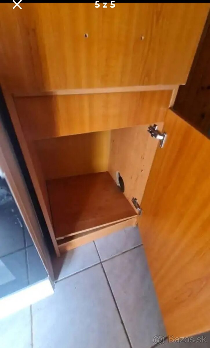 Predám skriňu vhodná do kuchyne. - 5