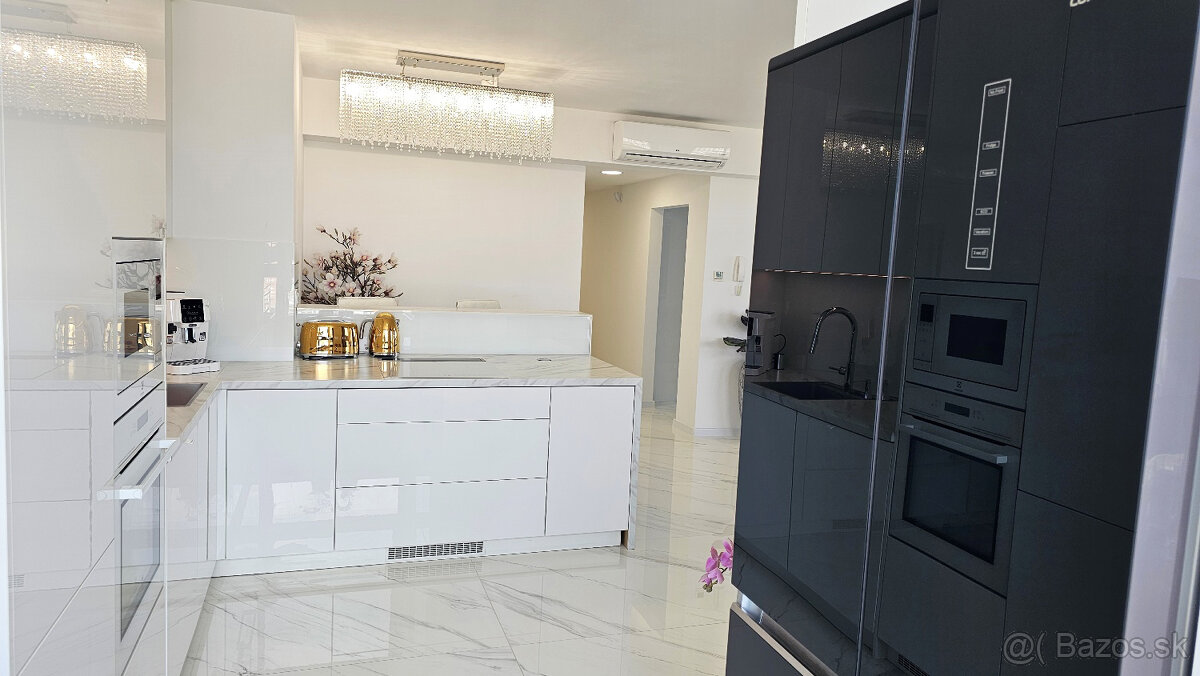 Bývanie v oblakoch: zariadený 3-izbový byt s výhľadmi, - 5