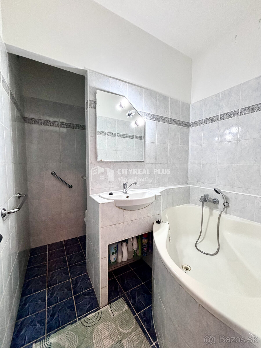 Ponúkame Vám na prenájom čiastočne zariadený, 2 izbový byt v - 5