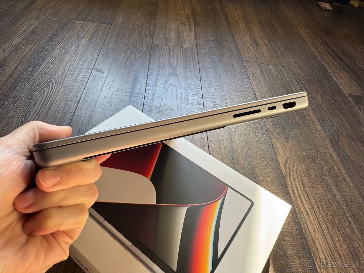MacBook Pro 14" M1 MAX / 32GB RAM / 1TB - 5