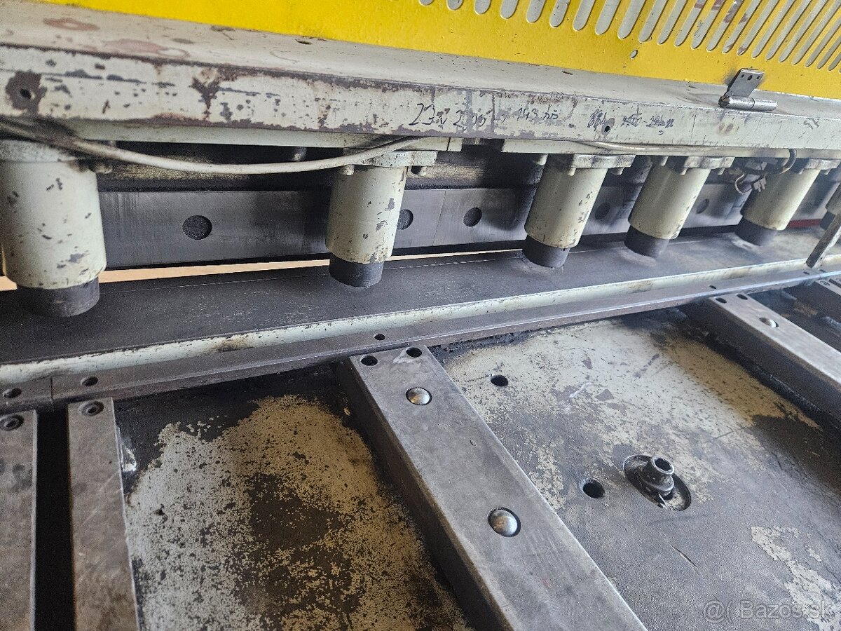 Hydraulické tabulové nůžky CNTA 3150/6,3 - 5