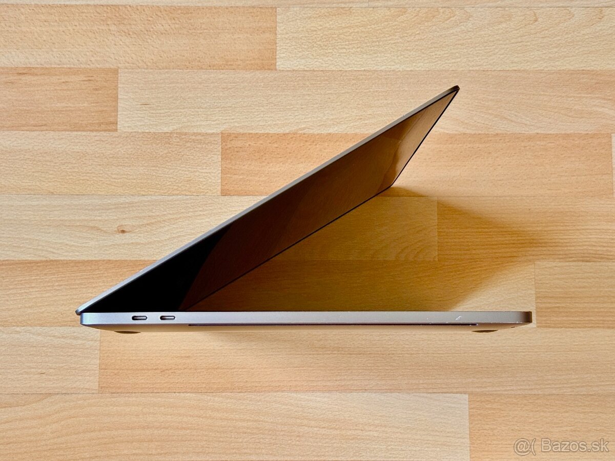 MacBook Pro 16" i7-2.6GHz/16GB/512GB, Výdrž batérie 6 hod. - 5