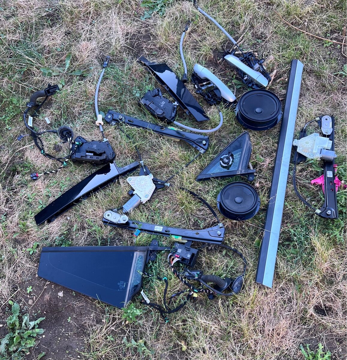 VW Passat B8 1.4 TSI 92kw Rozpredam na nahradne diely - 5