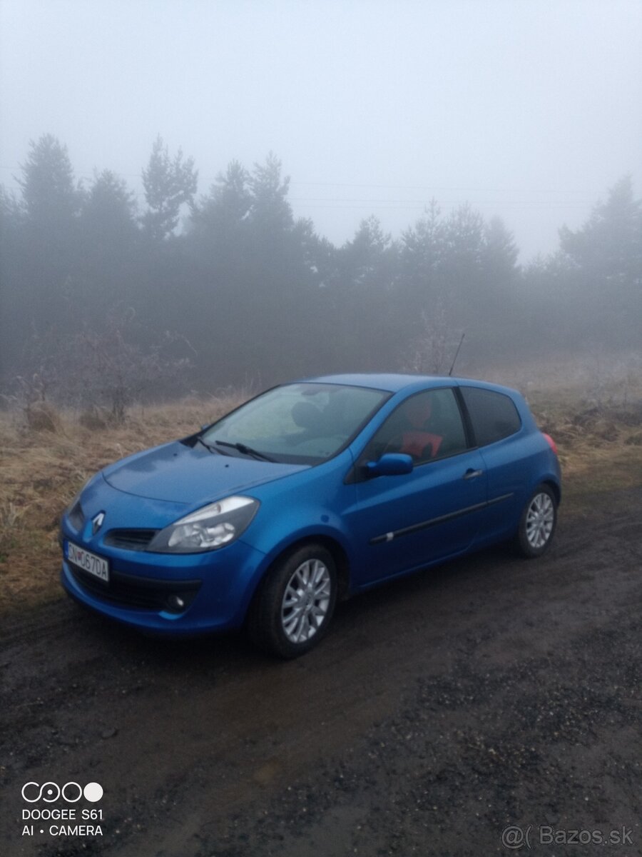 Renault Clio 1.6 - 5