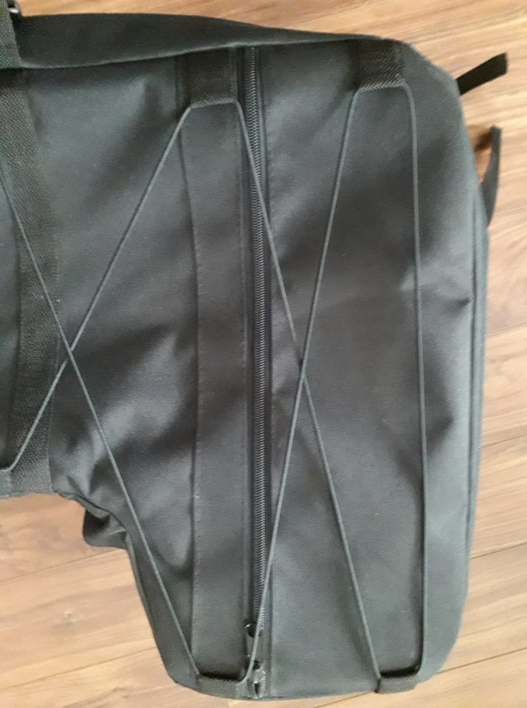 kufor, box na štvorkolku - čierny