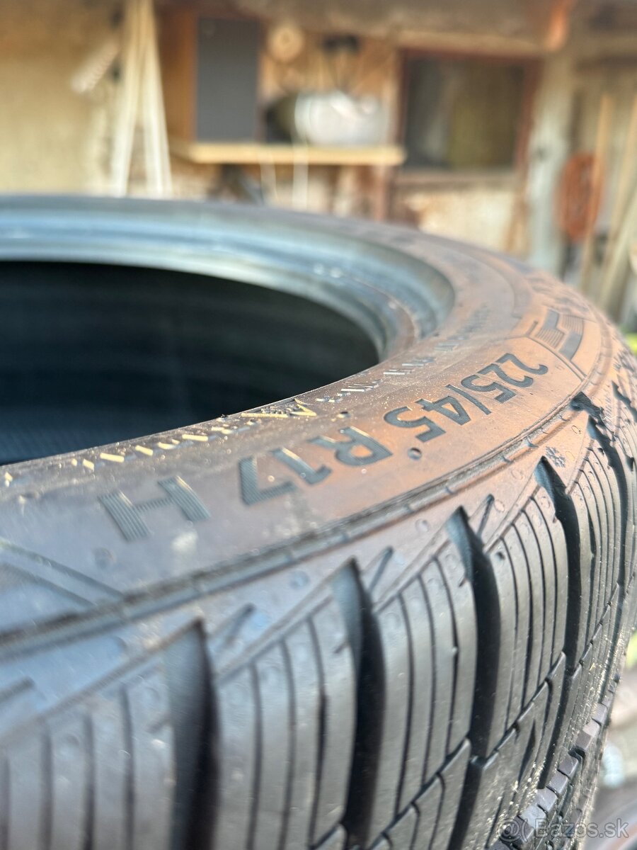 Predám zimné gumy 245/45 - 5