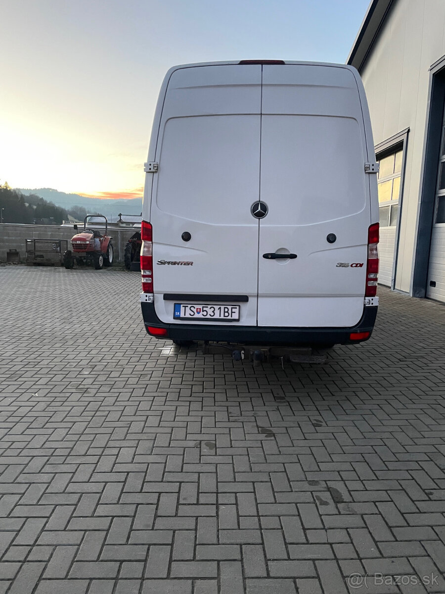 Mercedes-Benz Sprinter - 5