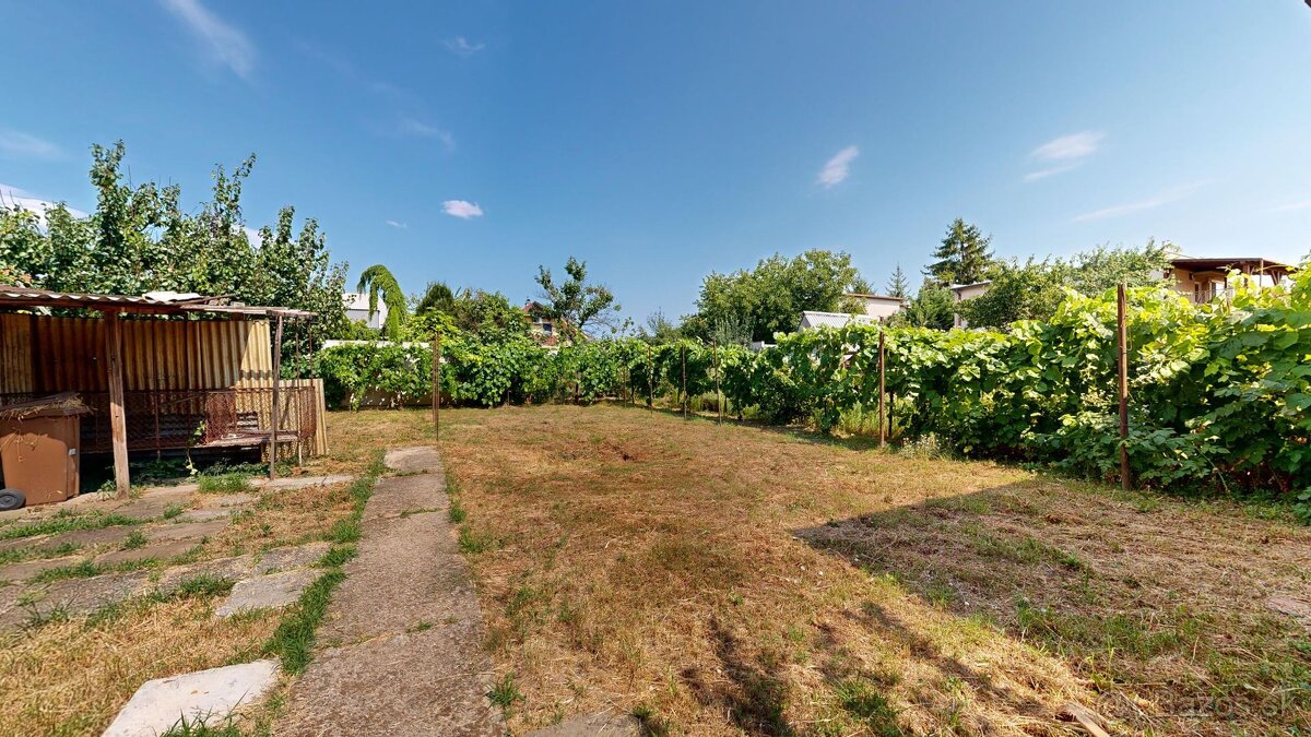 Rodinný dom s potenciálom v Senci – tichá lokalita, veľký po - 5