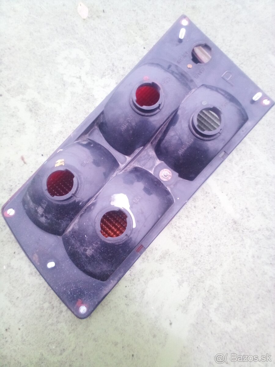 prave zadne svetlo skoda 105,120,125,130,135,136,rapid - 5