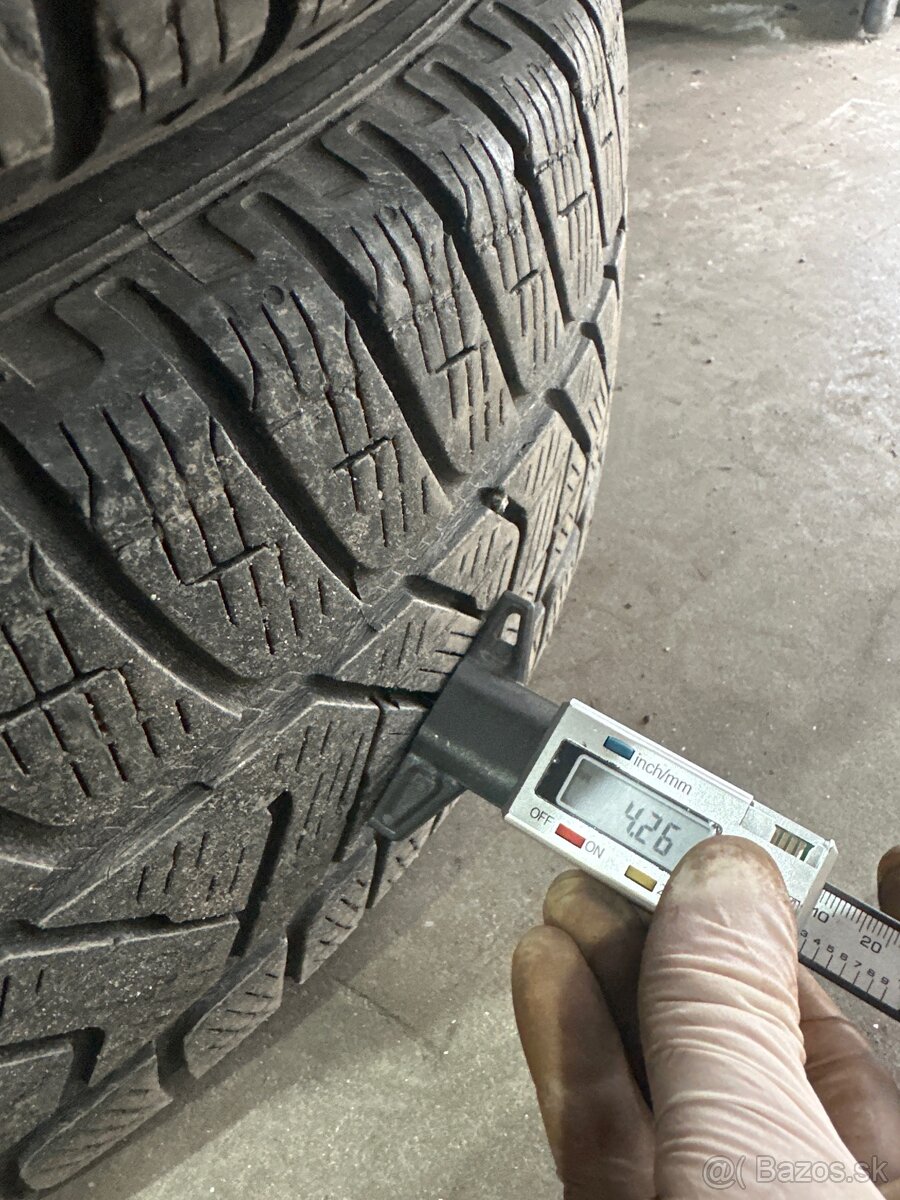 215/60 R17 pirelli - 5