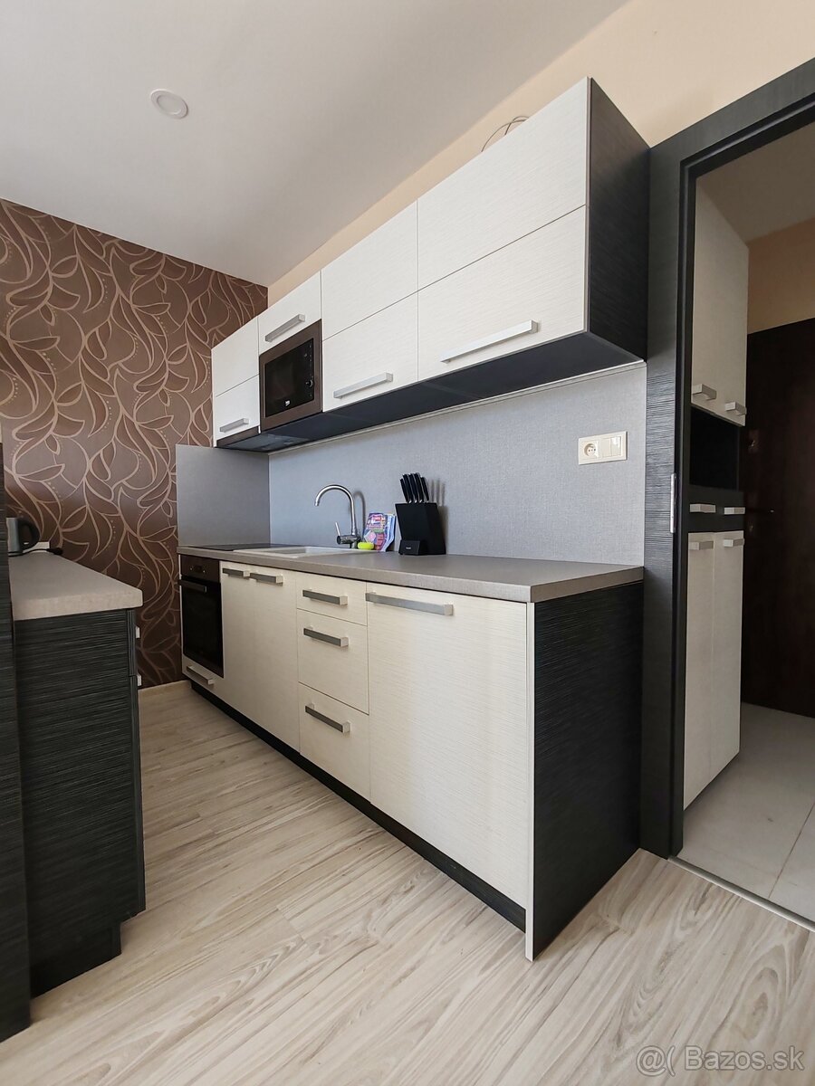 Topoľčany - zariadená garsónka v CENTRE - 5