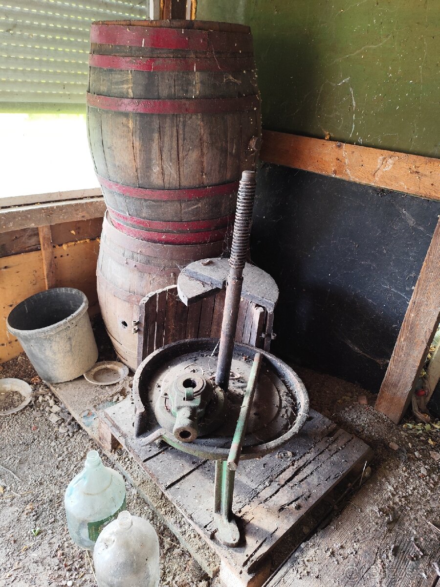 Preš na hrozno na podstavci - 5