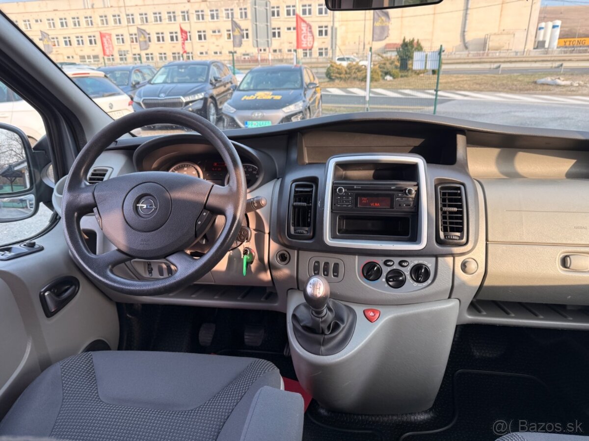 Opel Vivaro Van 2.0 / rok: 2014 / 8 miest - 5