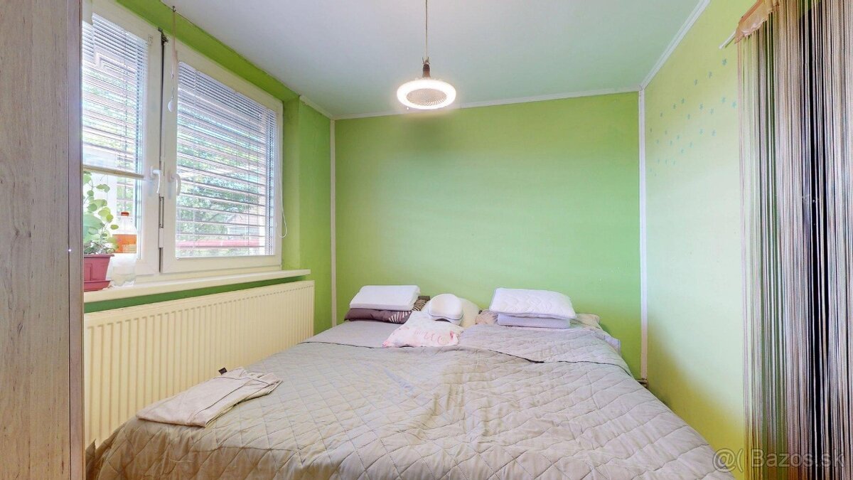 4-IZB. RD s veľkým pozemkom - HLOHOVEC - 5