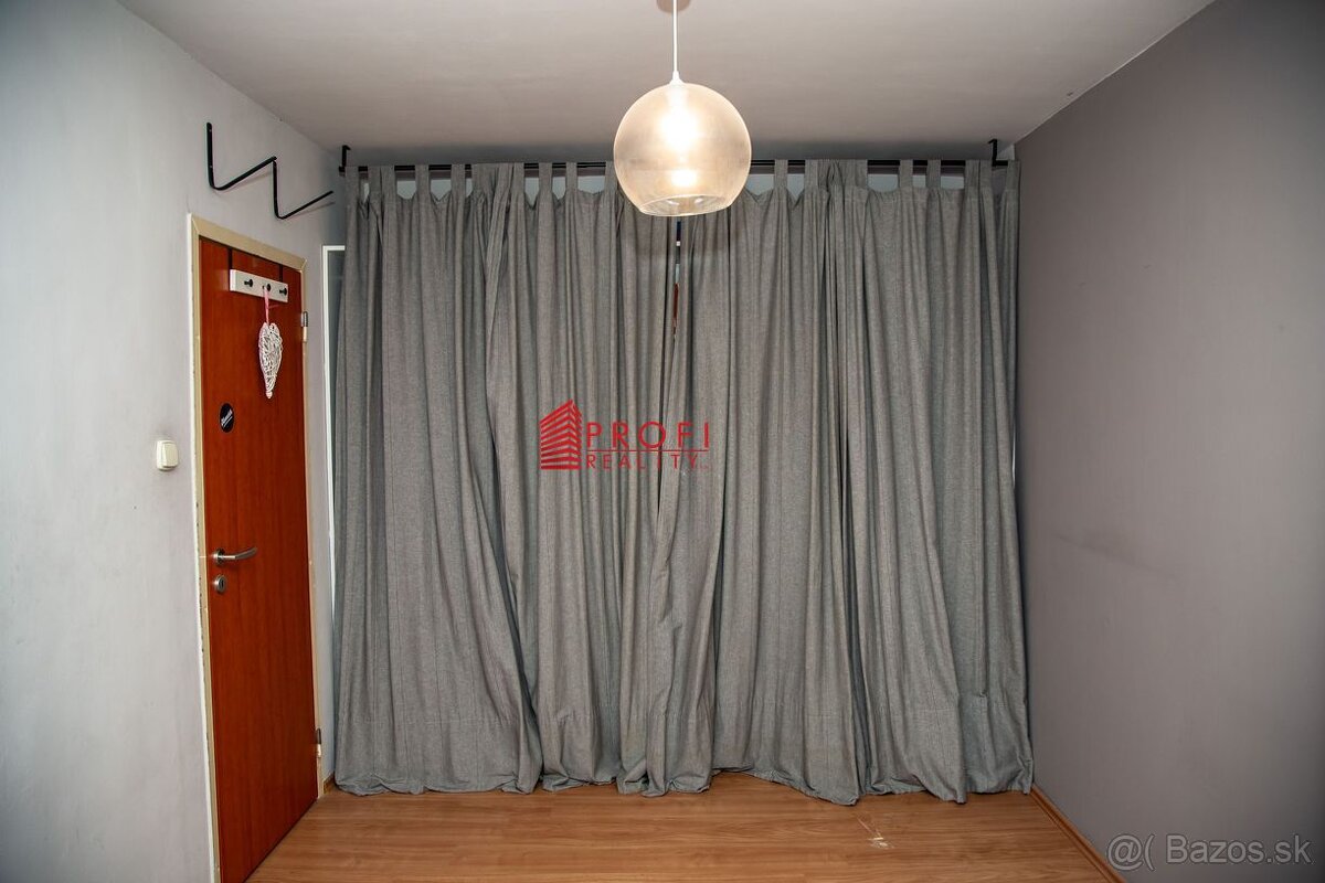 REZERVOVANÉ: Ponúkame na predaj priestranný 4izbový byt v po - 5