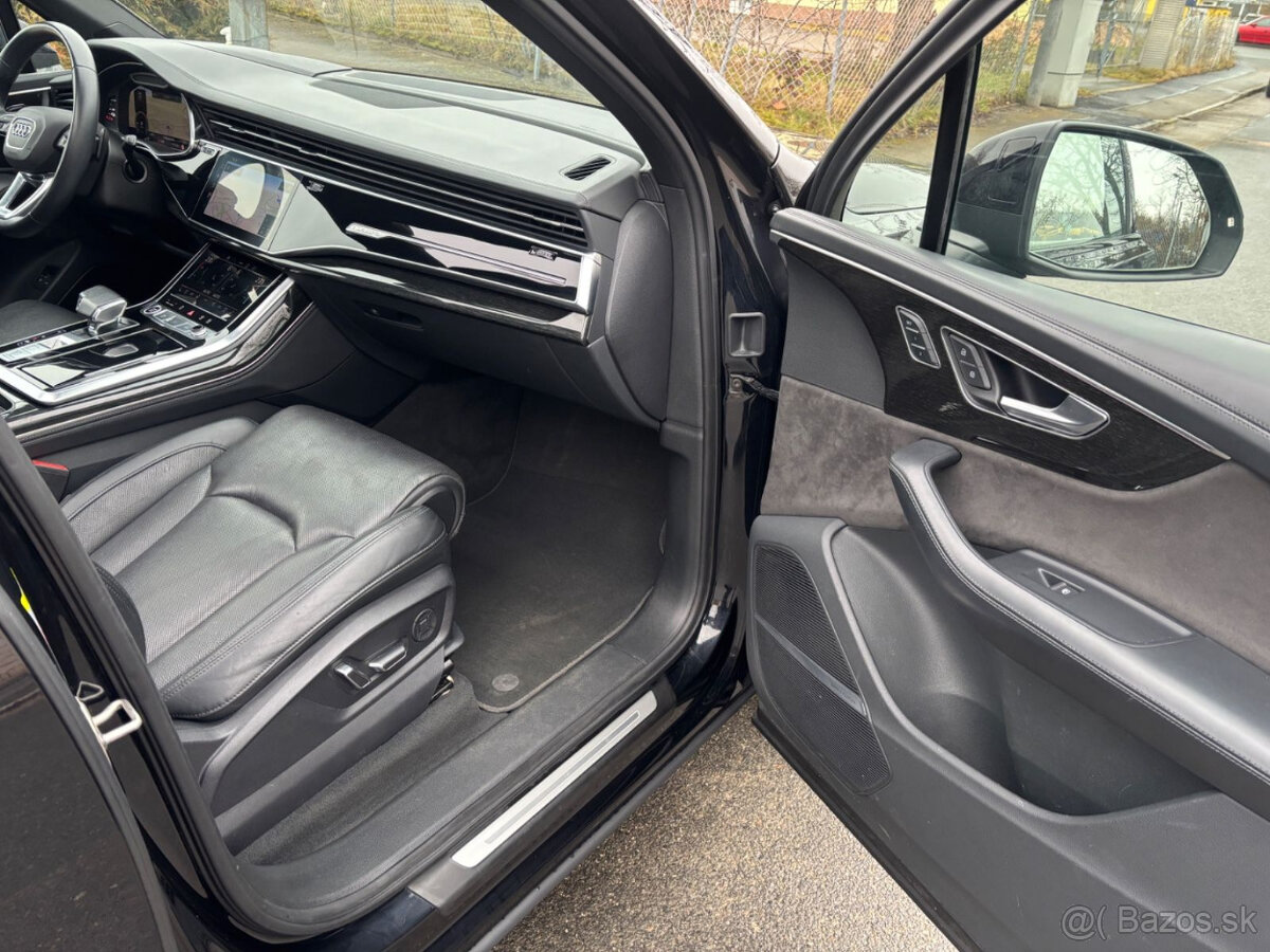 AUDI Q7 55 TFSi e - 5