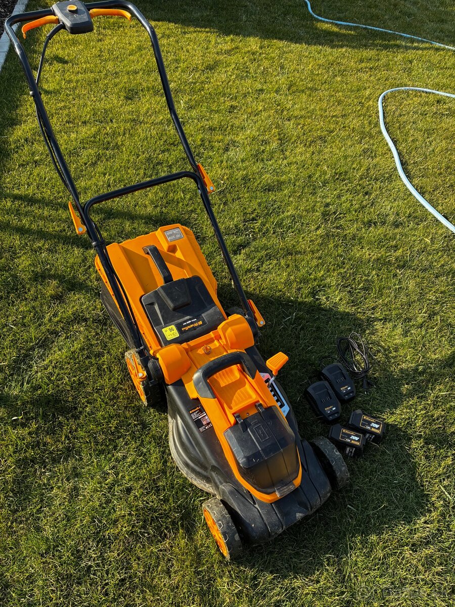 AKU Riwall Pro 3820 - 5