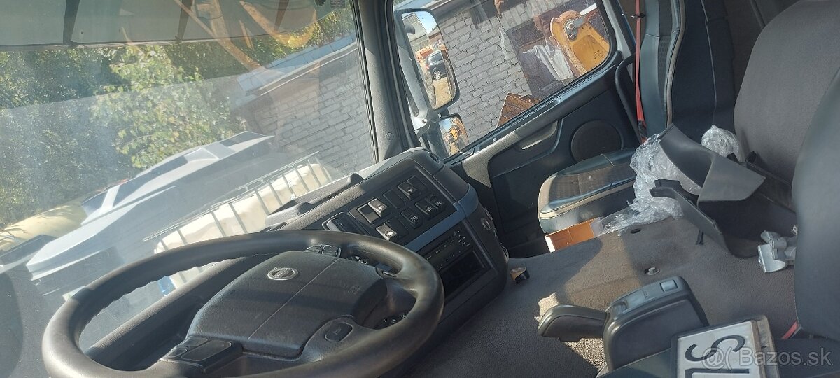 nákladné vozidlo Volvo 330 FM - 5