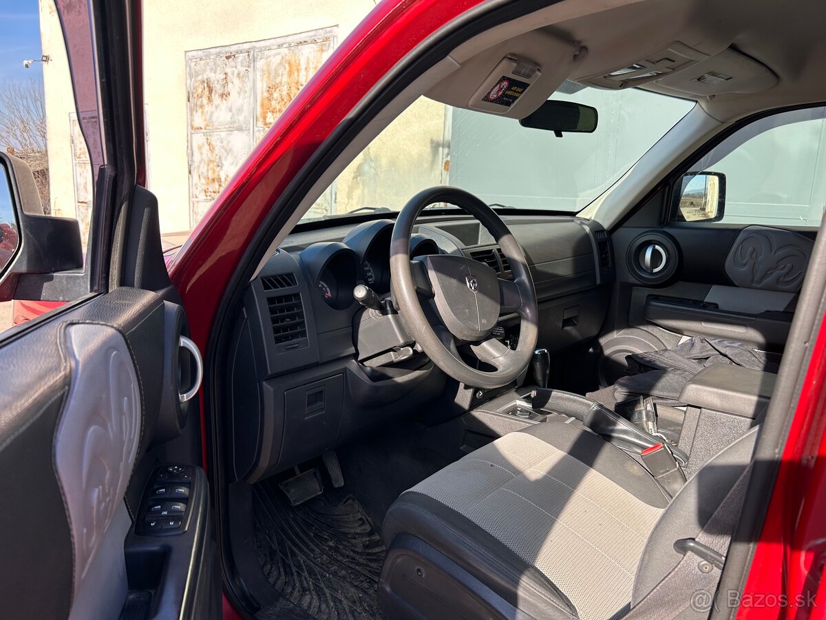 Dodge Nitro 2.8 CRDi automat 4x4