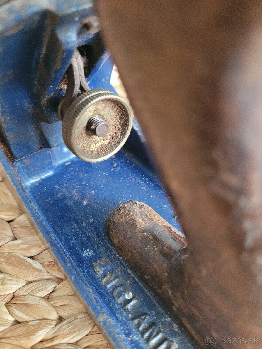 Starý kovový hoblík - 5