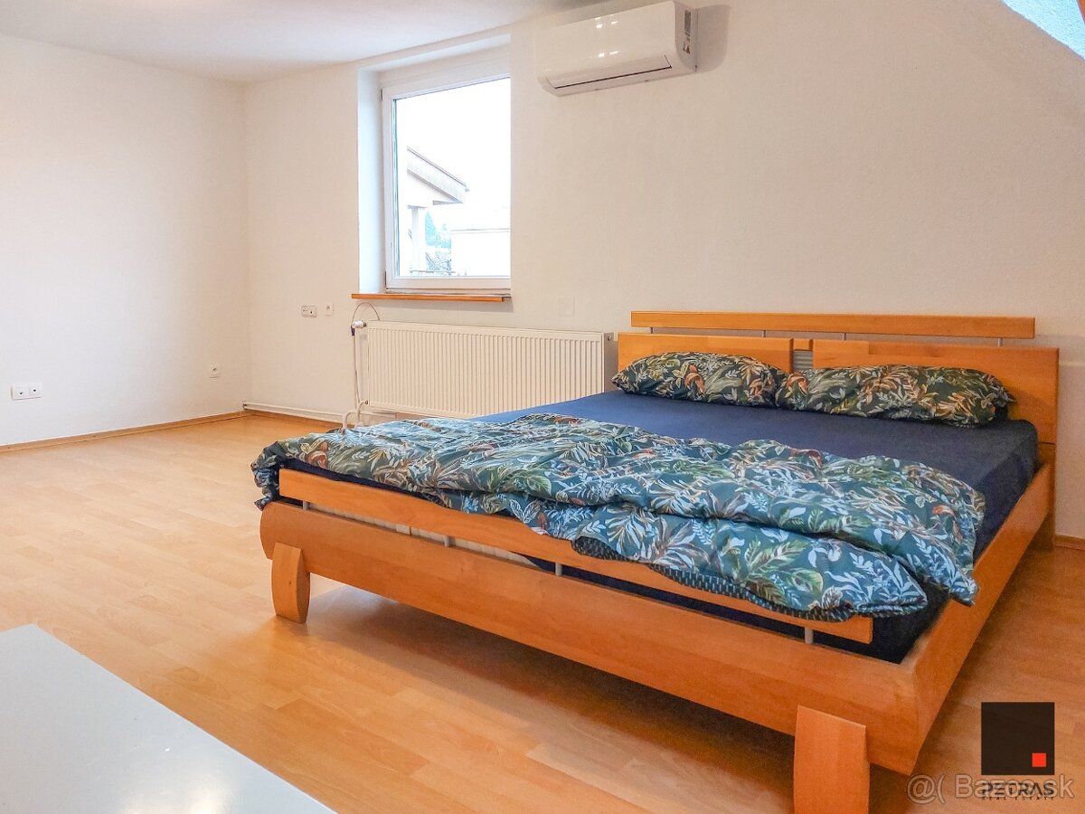 UNIKÁTNY 3- IZBOVÝ PODKROVNÝ BYT - 5