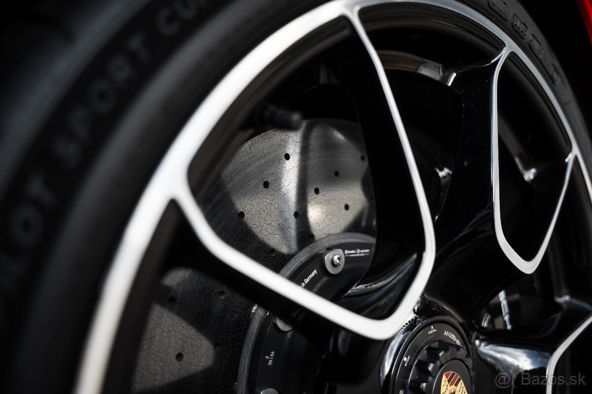 Porsche 911 Turbo S 992.1 - 5