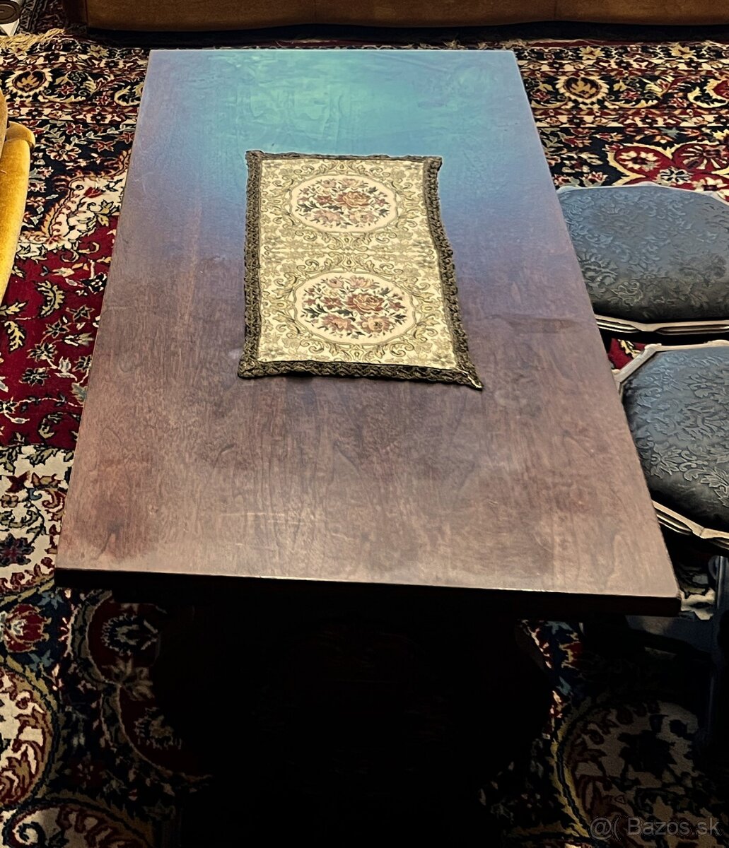 Vyrezávaná obývacia stena + stolík - 5