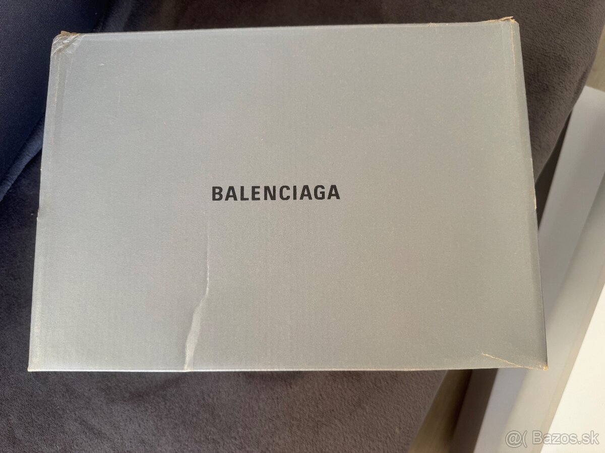 Balenciaga - 5