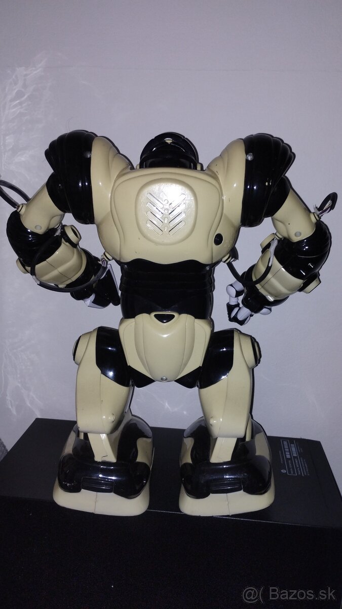 Predám robota Robosapien X - 5