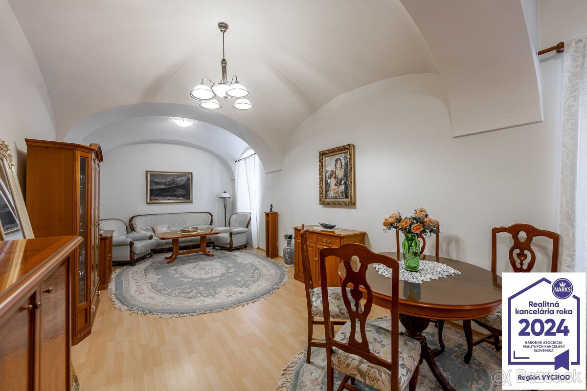 2 izbový byt v centre mesta v historickom objekte, Košice, H - 5