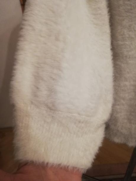 Biely chlpatý svetrík Mango veľkosť L - 5