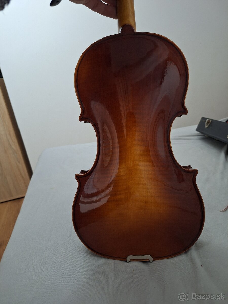 Husle 4/4 - 5