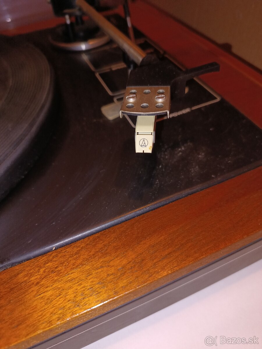 Gramofón Tesla NC420 HIGH FIDELITY TURNTABLE - 5