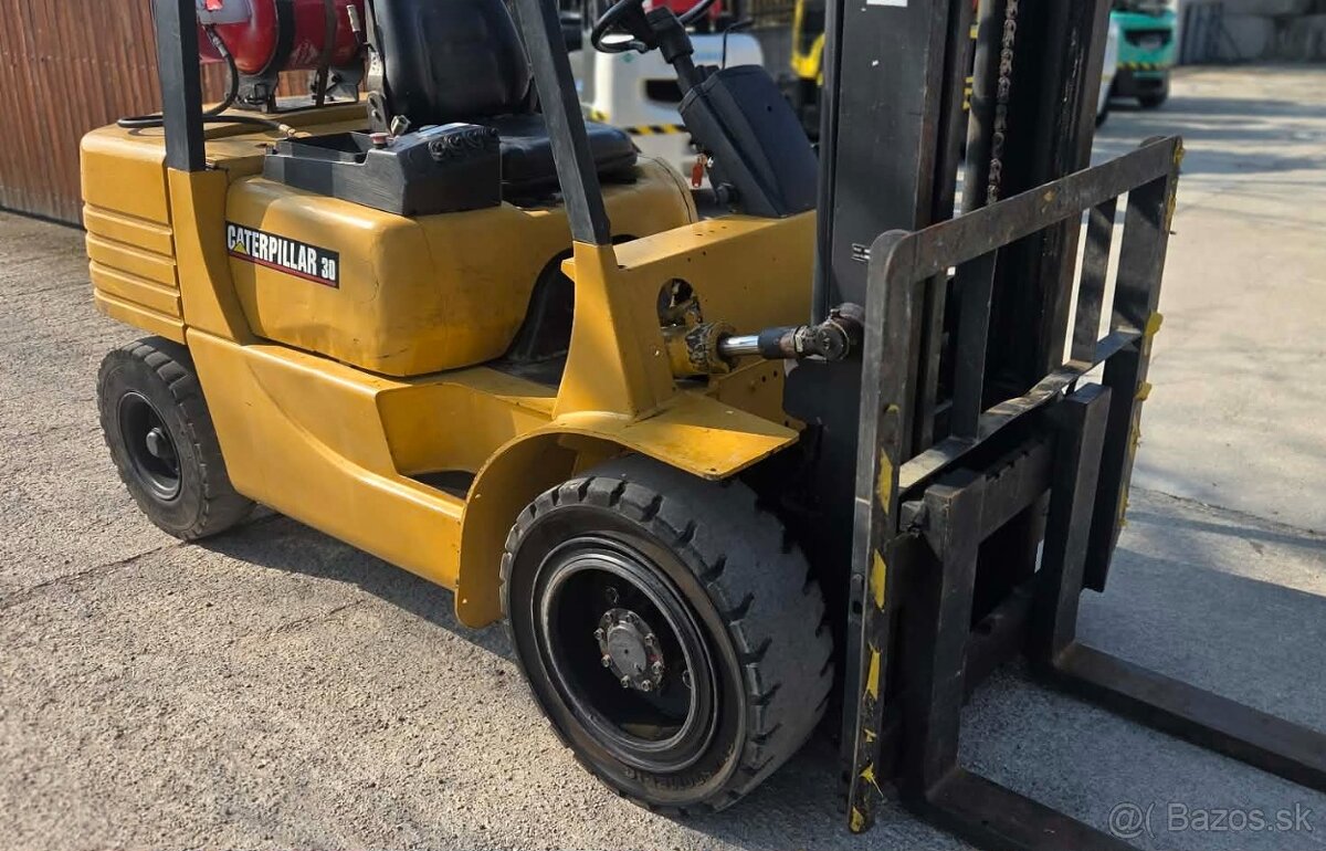 Vysokozdvižný vozík CATERPILLAR GP30 LPG - 5