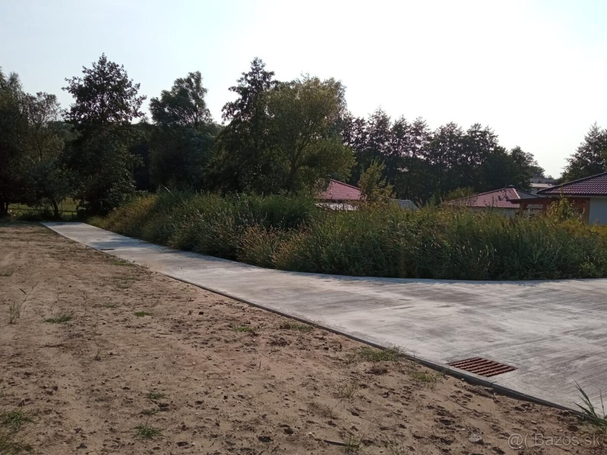 Lukratívny stavebný pozemok v obci Lozorno - 5