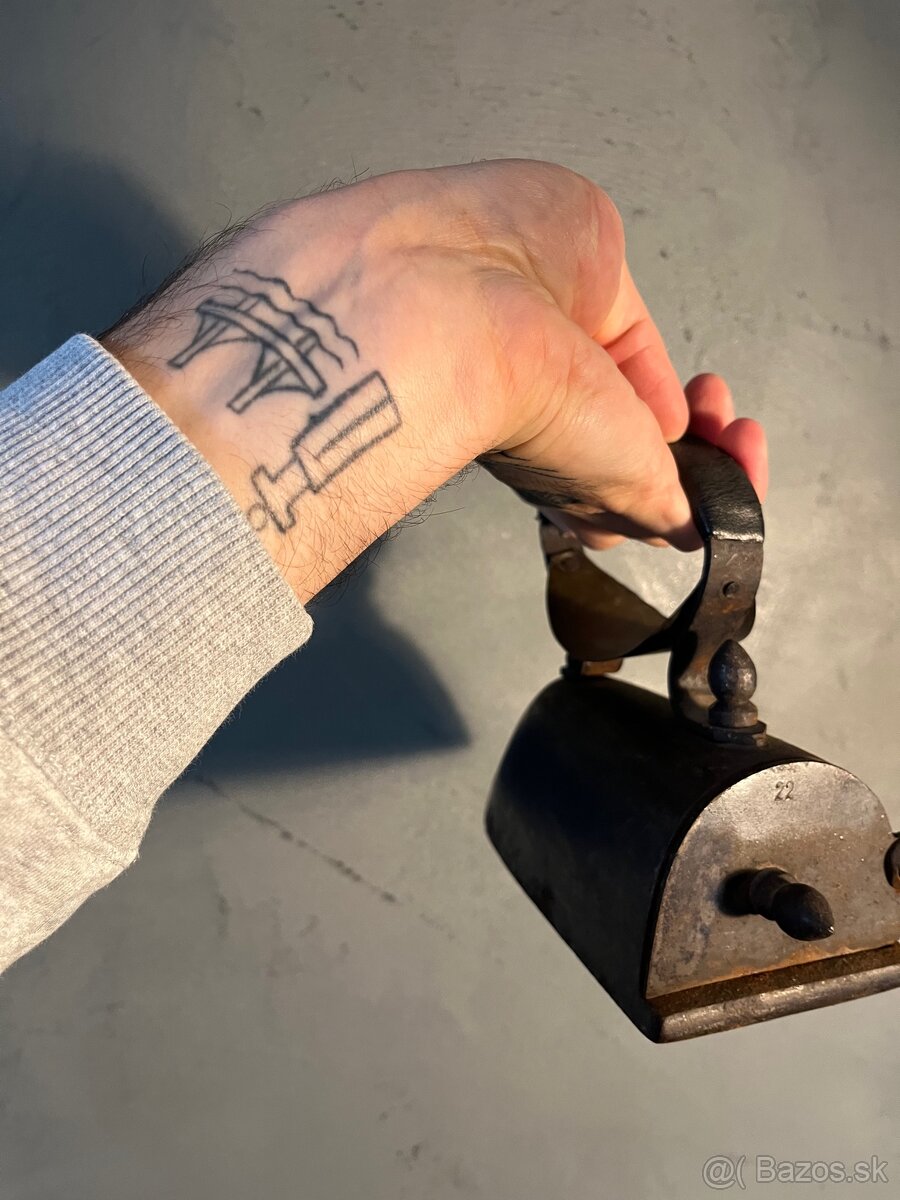 Žehlička starožitná s kameňom I vintage I retro - 5