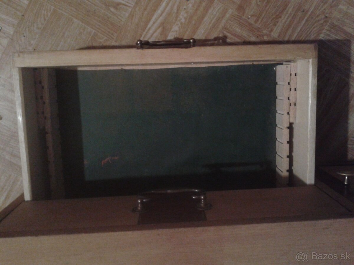 Stary retro nabytok - 5