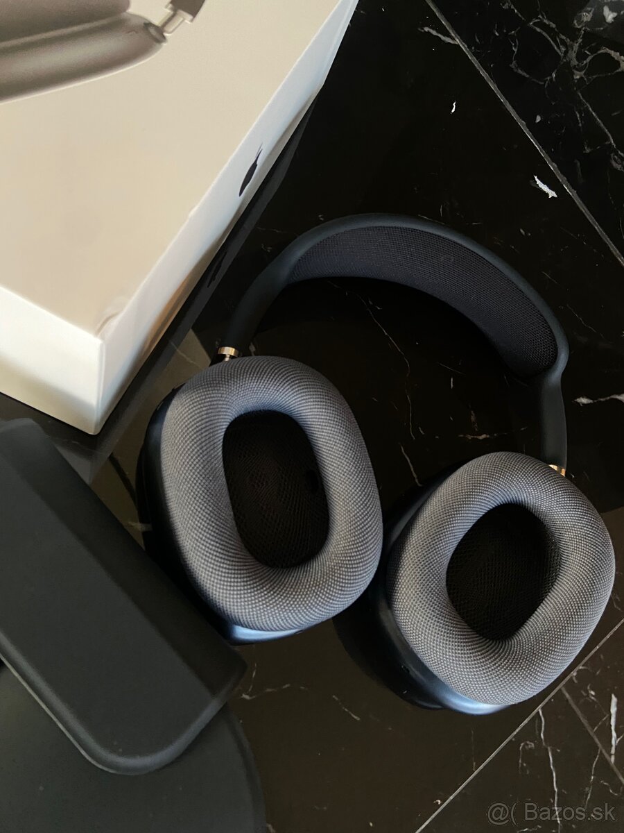 Airpods max- midnight - 5